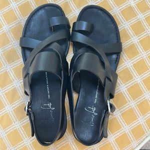 Franco Sarto black leather ring-toe flat sandal